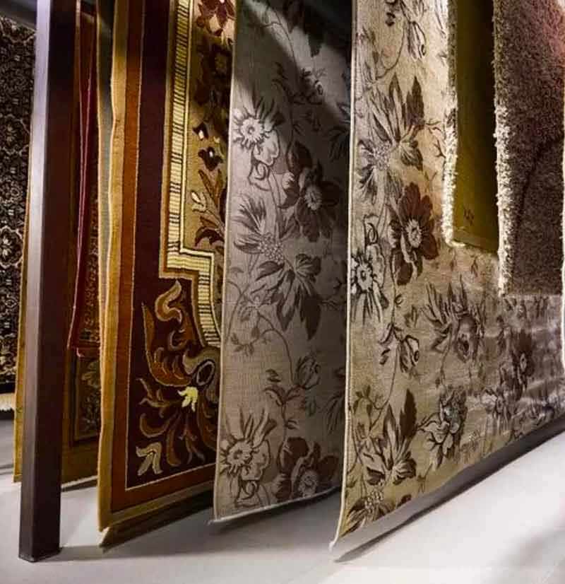 Nettoyage de tapis - L'Atelier ORIENTAPIS PRESTIGE sur Paris et les alentours : Dépoussiérage, déssablage, fixation des couleurs des tapis anciens, nettoyage artisanal de tapis à la main, désinfection naturelle, séchage contrôlé, Inspection finale .  Rénovation de tapis après les dégâts des animaux, mites ...   Intervention sur Paris et les alentours Orientapis Prestige