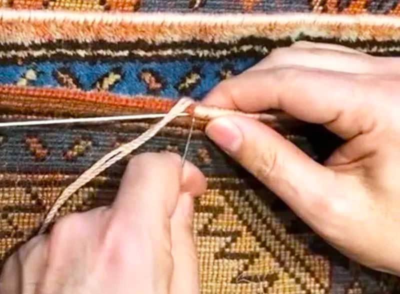 Restauration de tapis - L'Atelier ORIENTAPIS PRESTIGE sur Paris et les alentours : Réparation restauration de tapis et tapisserie : réparation des lisières, restauration des franges de tapis, traitement des trames, resserrage des nœuds de tapis, Relainage de tapiset reconstitution du velours, Création de teinte pour tapis, Ravivement des couleurs de vos tapis. Intervention sur Paris et les alentours Orientapis Prestige